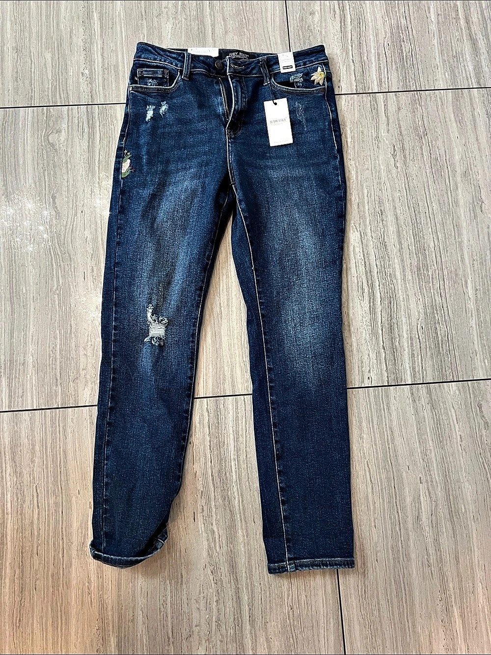 Judy Blue Boyfriend Fit Embroidered Distressed Jeans Waist 28 NWT
